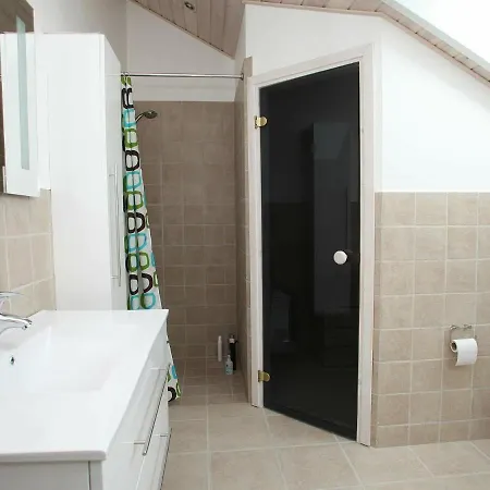 Three-bedroom In 40 Holiday home