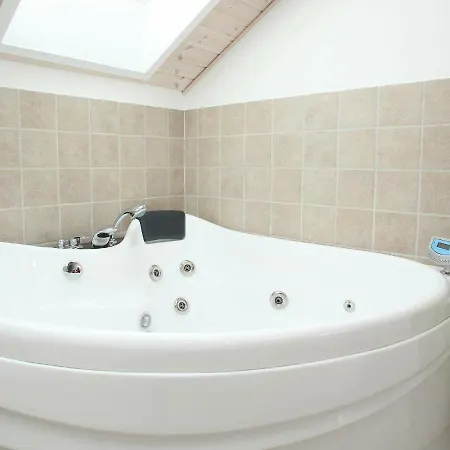 Three-bedroom In 40