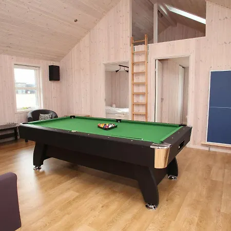 Three-bedroom In 40 Holiday home