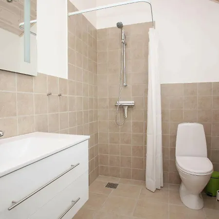 Three-bedroom In 40