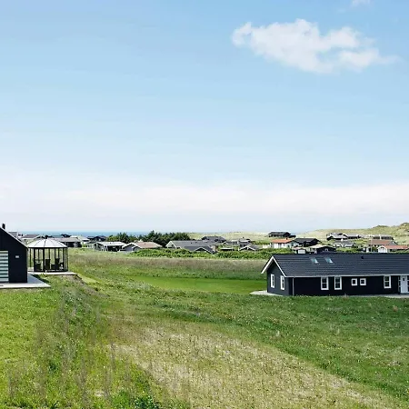 Three-bedroom In 40 *